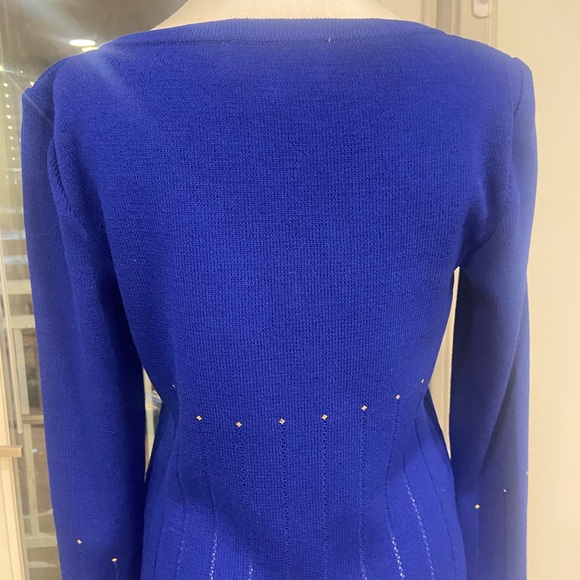 ST. JOHN royal blue long sleeve beaded and unique top. Never worn. NWOT. - Picture 9 of 10